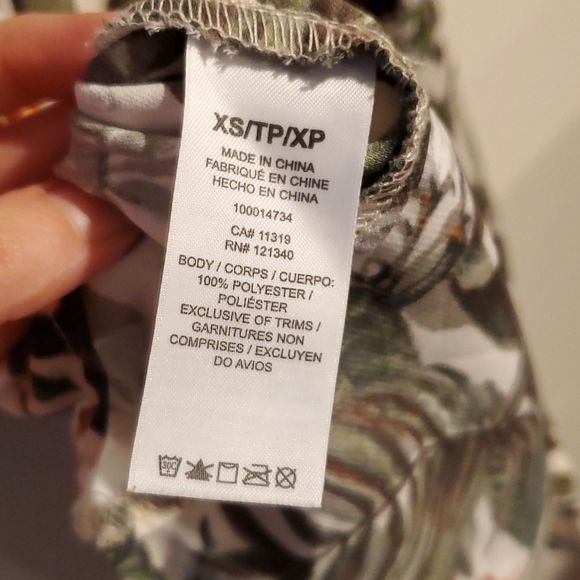 Short Tropical Patterned Casual Dress | Dynamite XS - Picture 8 of 10